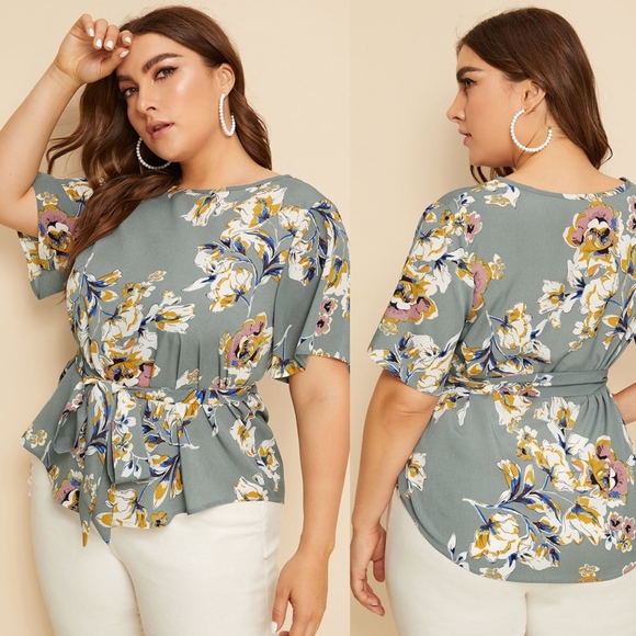 PLUS SIZE Floral Print Top - Picture 2 of 2